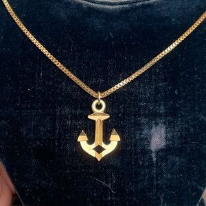 Avon anchor necklace